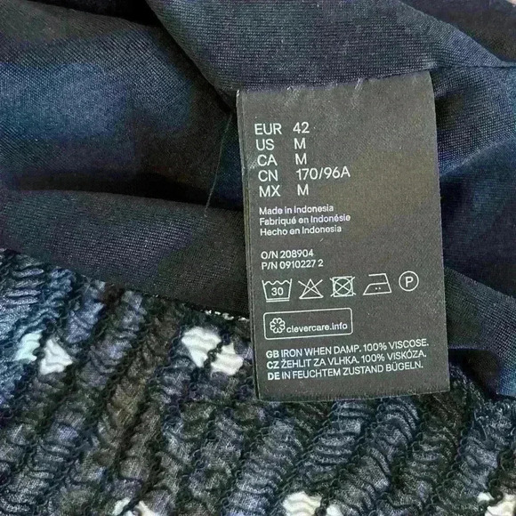 H&M Divided Crop Top Women’s Med. Black White Polka Dot Adjustable Elastic Panel - Picture 9 of 10